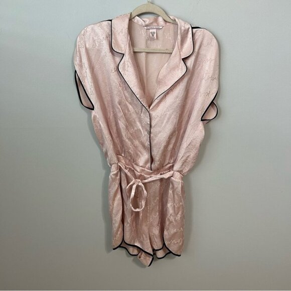Victoria's Secret Pink Satin Button Front Romper Pajamas Women’s Size Large - Picture 3 of 7
